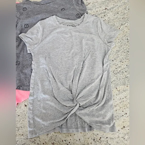 Lot of 5 girls size 7 8 summer tops. 4 t-shirts and 1 tank top. All size medium - Picture 10 of 10